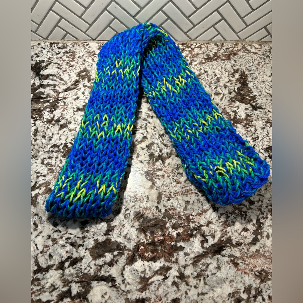 NWOT Blue/Green Knit Scarf